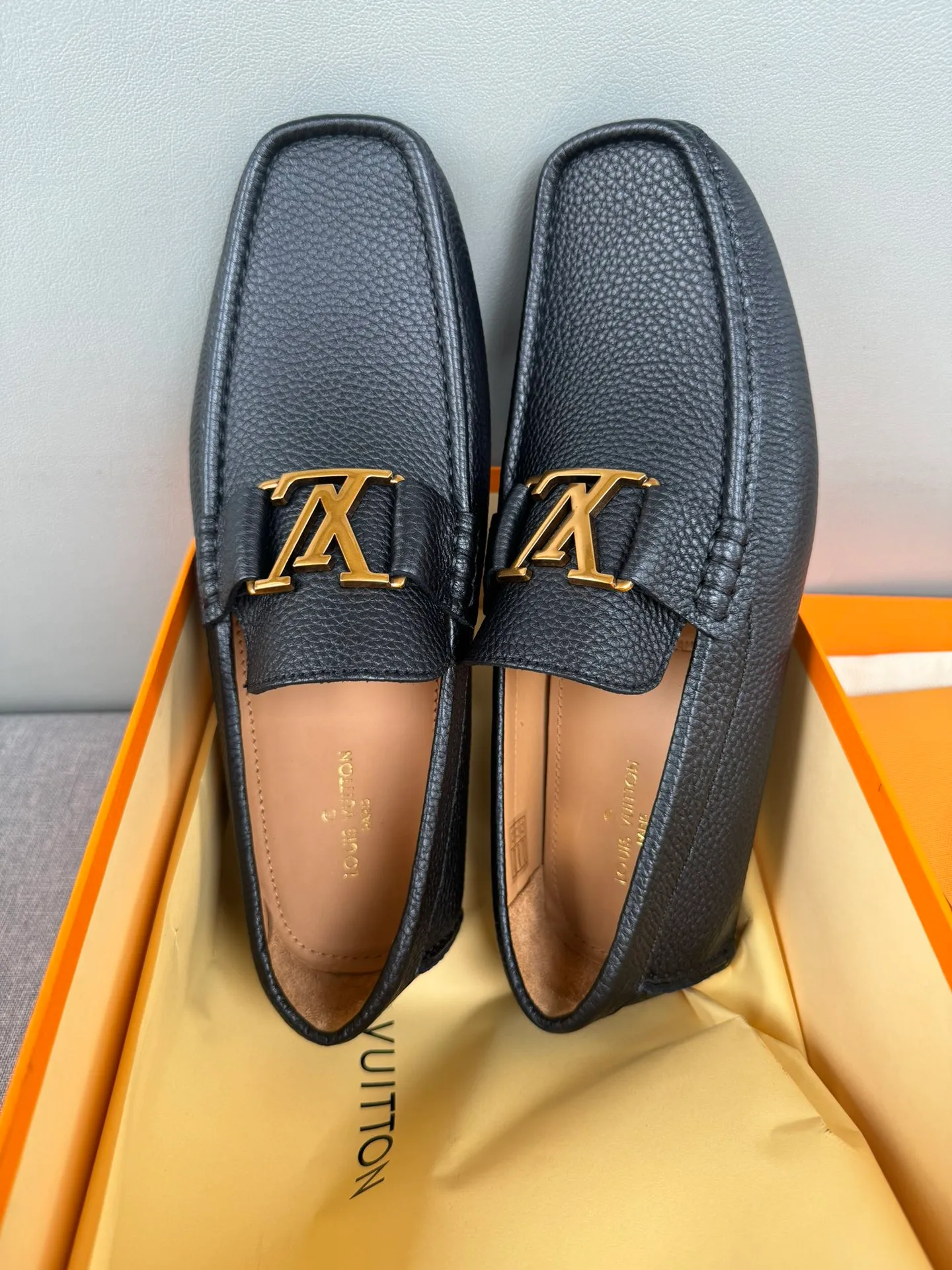 Batch 740💰[strong][strong][strong] Original order quality, new models at the counter, LV Louis Vuitton counter new models, handmade men's driving shoes, bean shoes, slip-on shoes, lazy shoes, exquisite hand-stitching, workmanship details comparable to the counters, Italian imported pebbled cowhide, water-dyed cowhide lining, sweat-absorbent and deodorant, black, 39-44 in large quantities in stock (38, 45 custom-made)